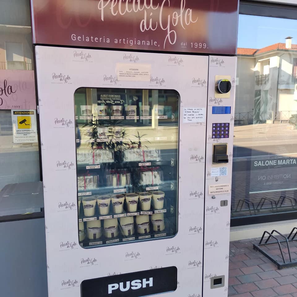 Installazione distributore di gelato, la prima in Italia