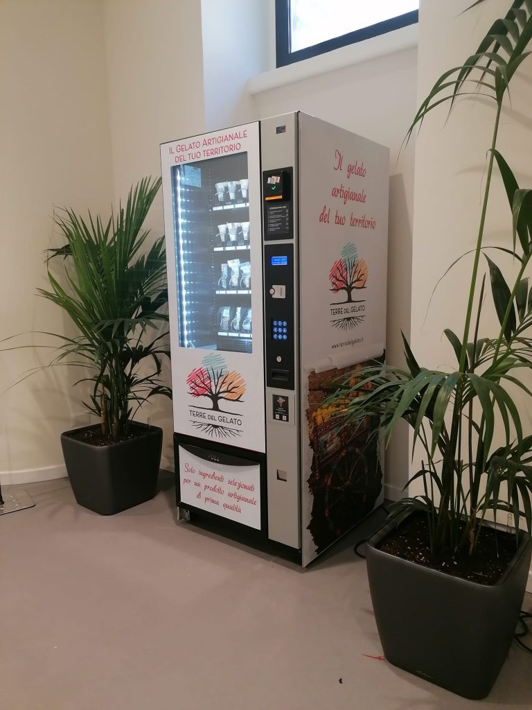 Installazione distributore di gelato, la quarta in Italia